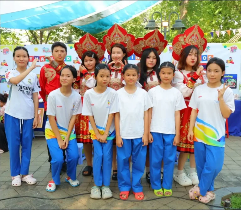 Sinh viên Khoa Tiếng Nga HCMUE lan tỏa văn hóa Nga tại Kid Fest 13 sinh vien khoa tieng nga hcmue lan toa van hoa nga tai kid fest