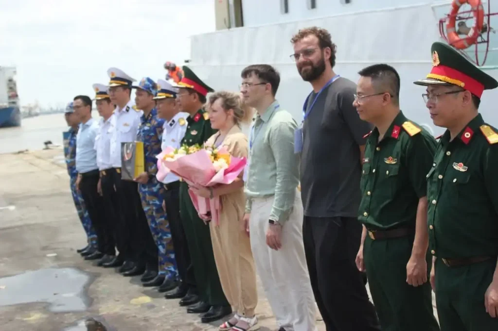 tau gagarinsky hoan thanh chuyen khao sat nga viet lan dau tien