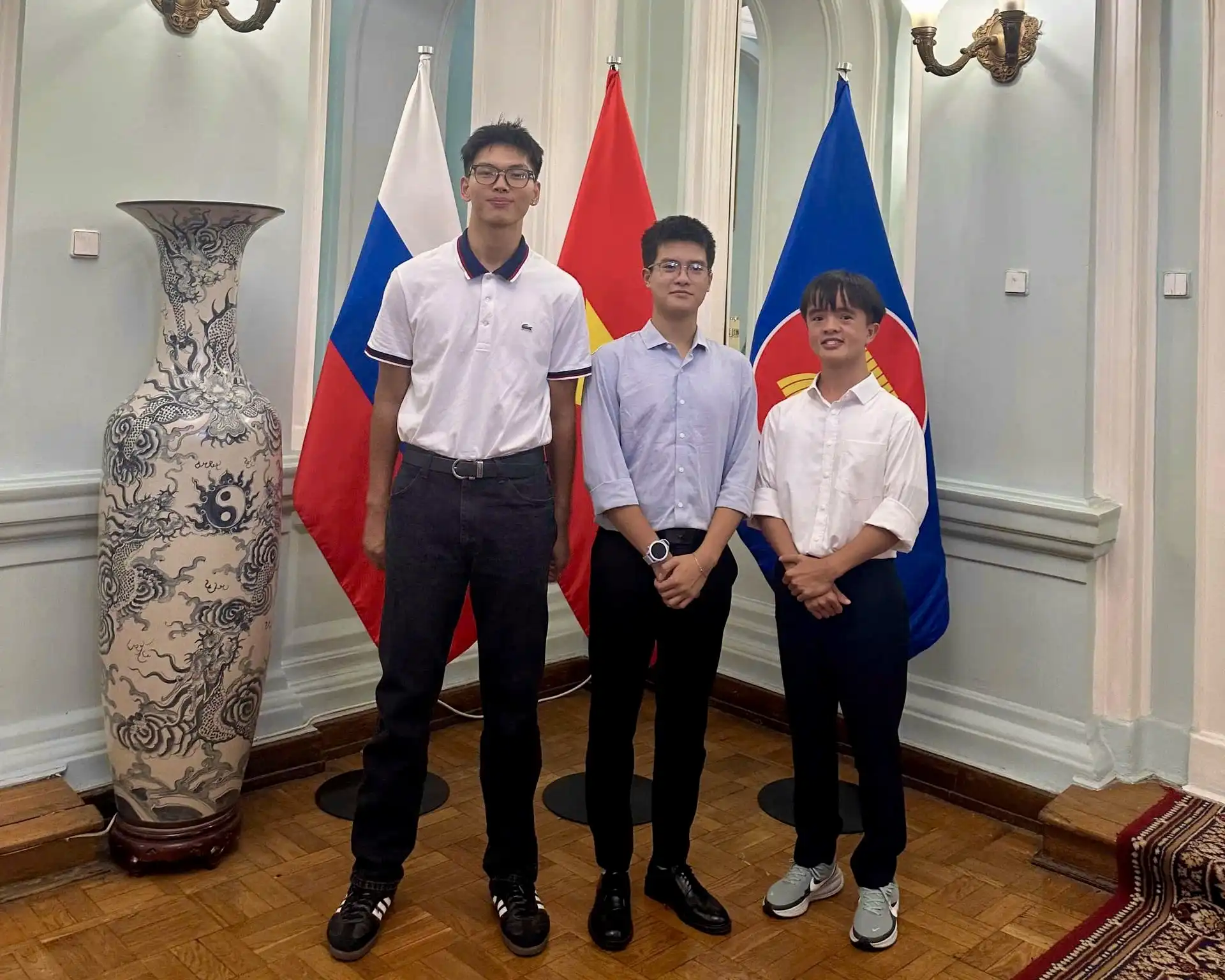 ba sinh vien viet nam du trai he an ninh mang quoc te tai moskva 1