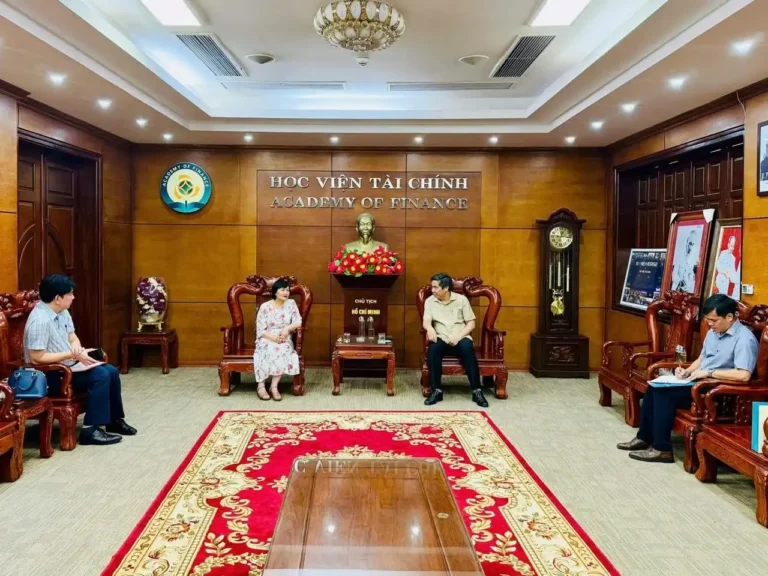 dai hoc tai chinh nga mo rong hop tac voi cac truong viet nam 1