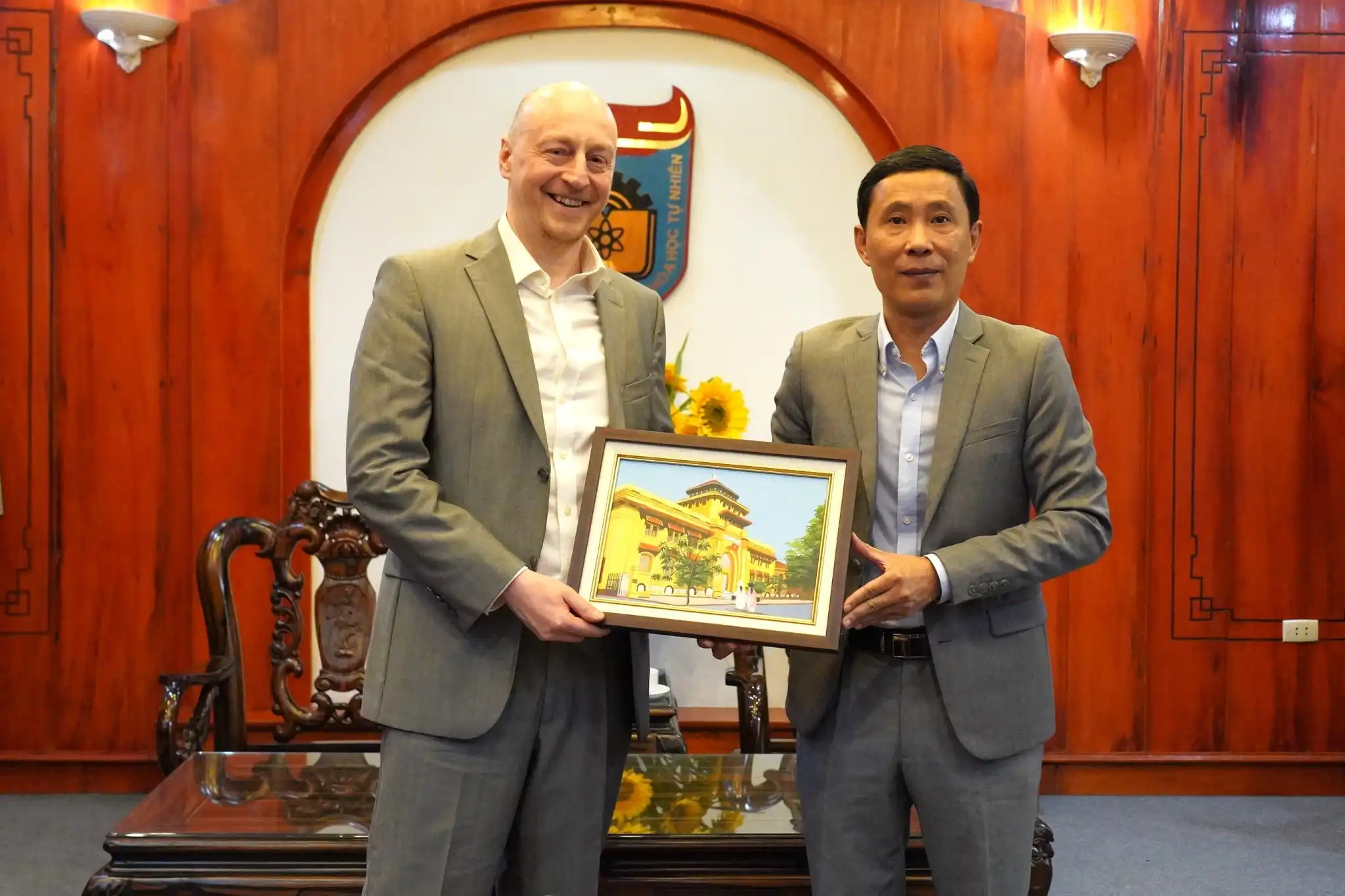 HUS và ROSATOM QUANTUM thúc đẩy hợp tác công nghệ lượng tử 2 hus va rosatom quantum thuc day hop tac cong nghe luong tu 1