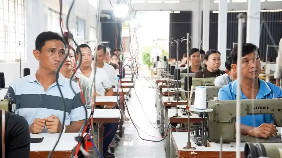 Lao động Cần Thơ học nghề may để sang Nga làm việc 3 lao dong can tho hoc nghe may de sang nga lam viec 1