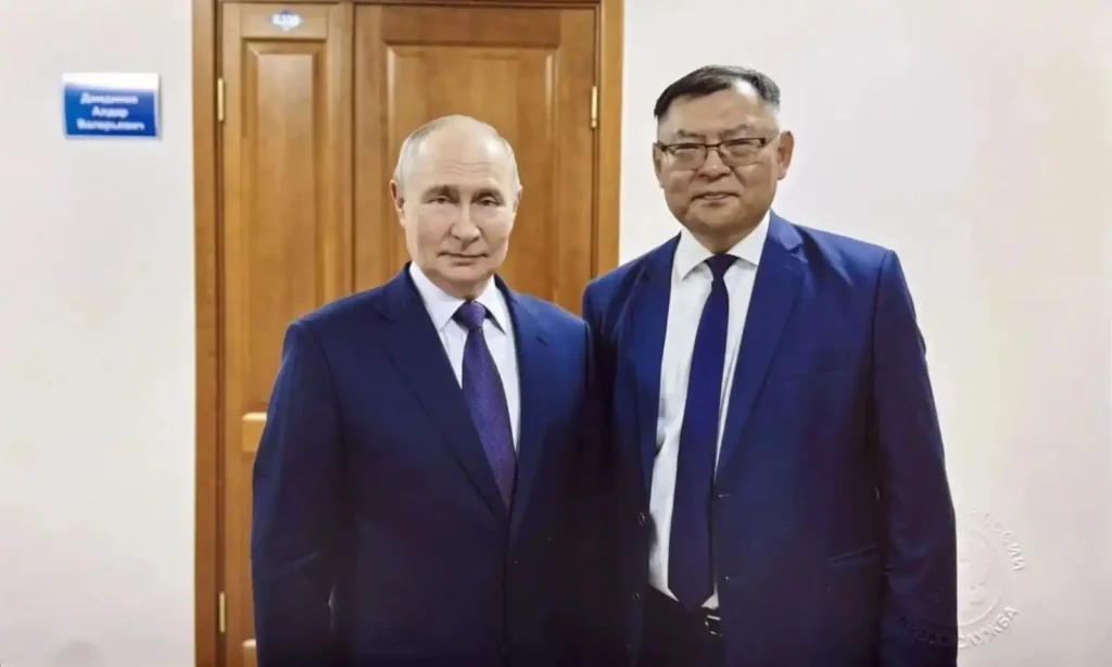 tong thong putin tham dai hoc tong hop quoc gia buryat 2