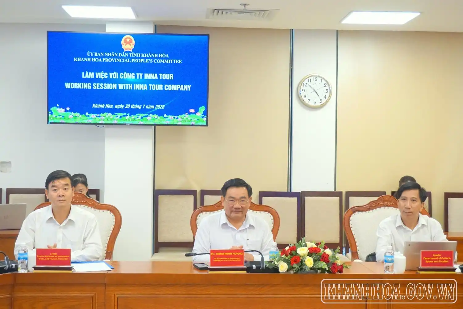 ubnd tinh khanh hoa lam viec voi doanh nghiep du lich nga 1