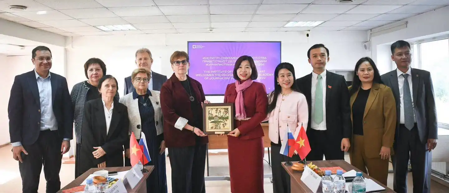 hoc vien bao chi va tuyen truyen tham vien nghe thuat duong dai nga