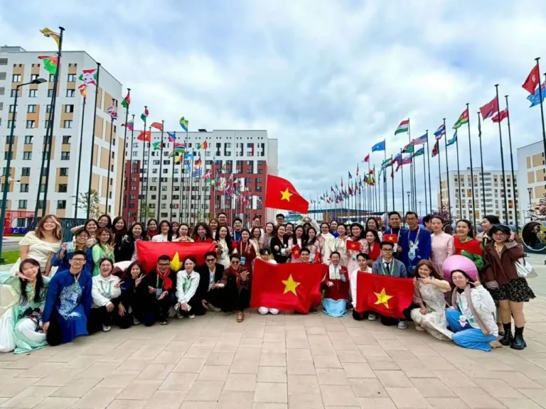 hon 100 dai bieu viet nam tham du lien hoan thanh nien quoc te 2026 1