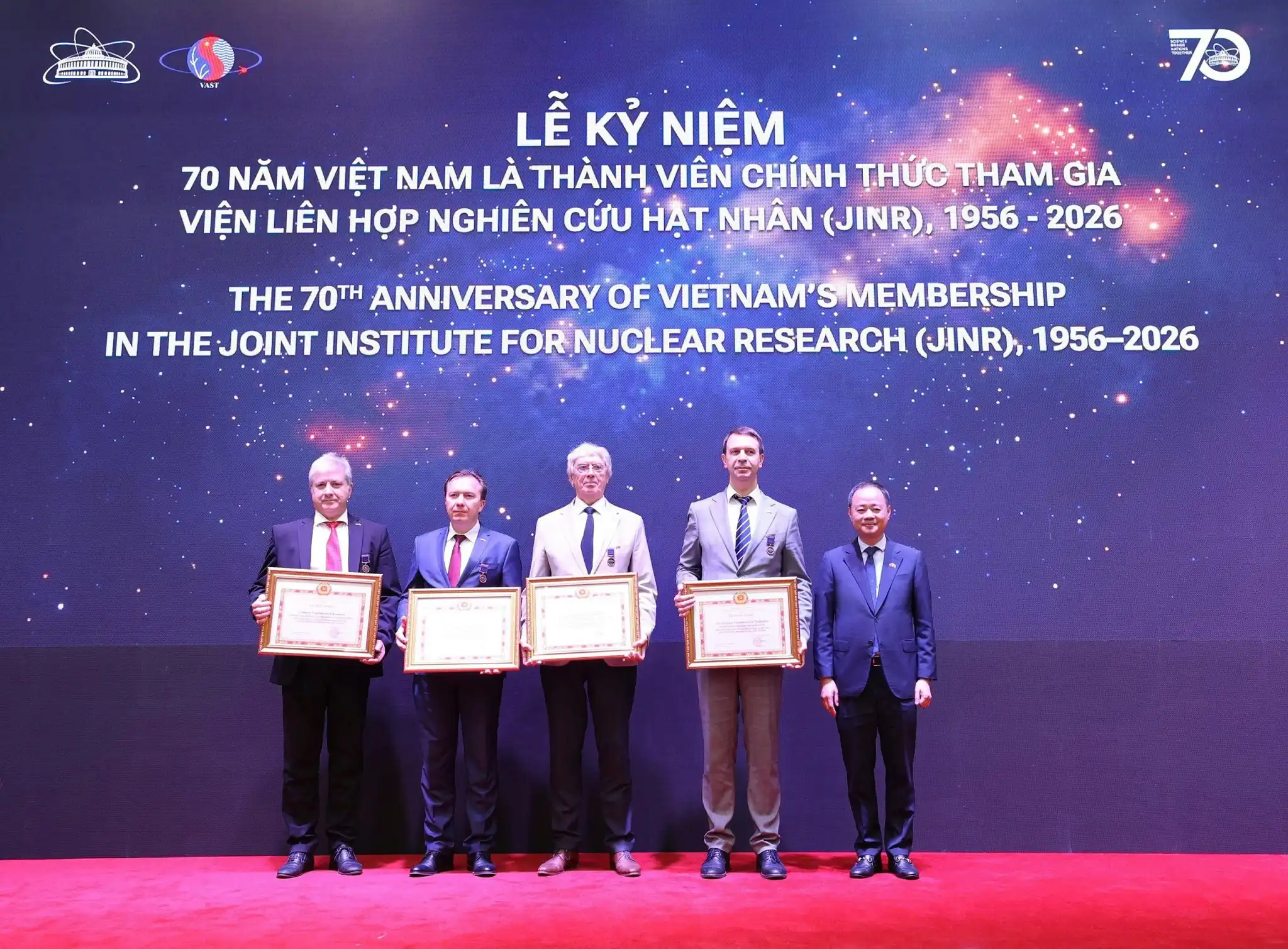 le ky niem 70 nam viet nam la thanh vien jinr 2
