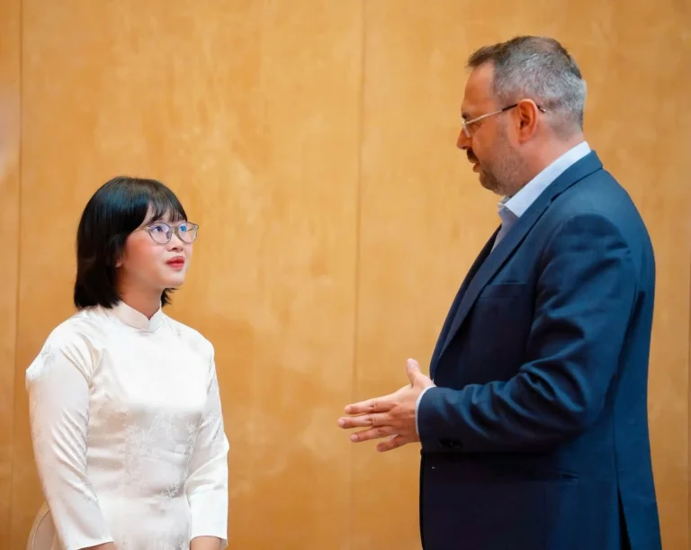 sinh vien dhqg hcm trai nghiem mot thang hoc tieng nga tai moskva