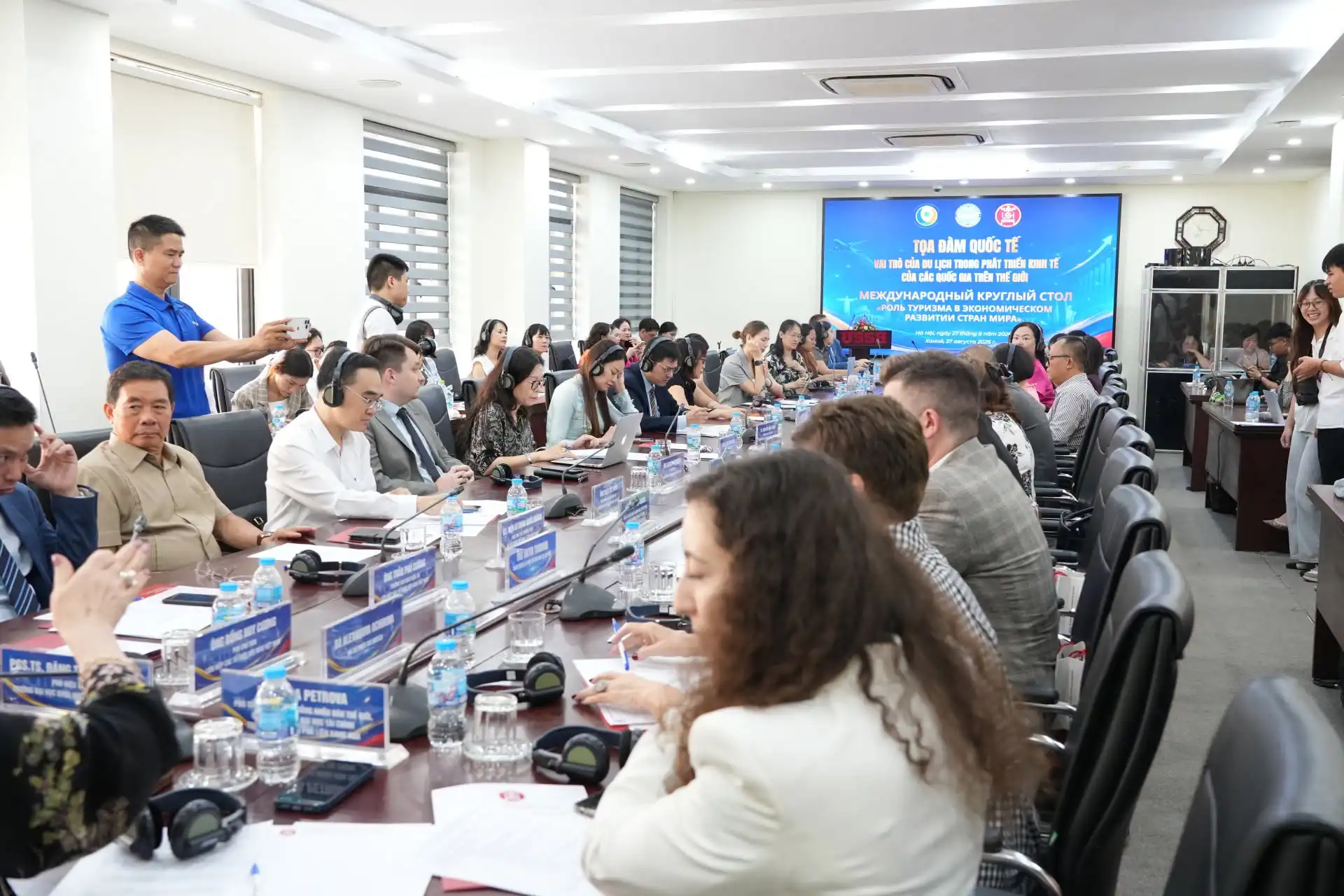 toa dam du lich viet nga tai truong dai hoc khoa hoc xa hoi va nhan van 1