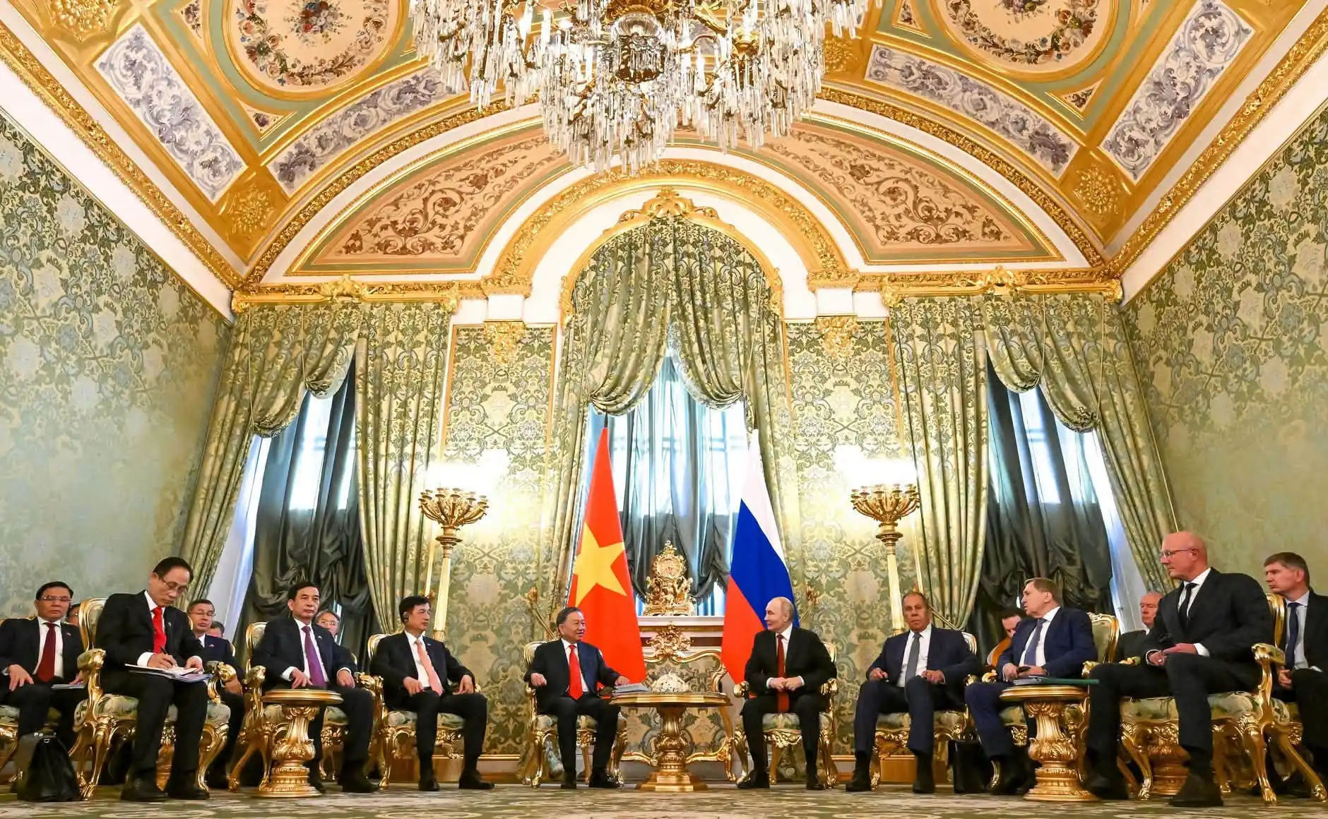 Tổng Bí thư, Chủ tịch nước Tô Lâm và Tổng thống Vladimir Putin ra tuyên bố chung 3 tong bi thu chu tich nuoc to lam va tong thong vladimir putin ra tuyen bo chung 2