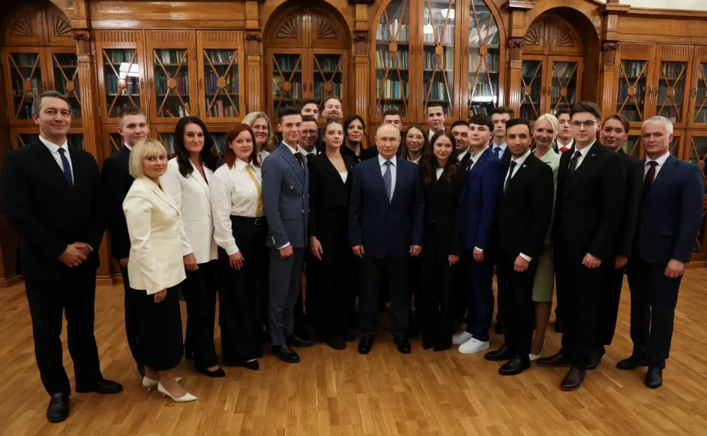 tong thong nga vladimir putin tham dai hoc su pham quoc gia moskva