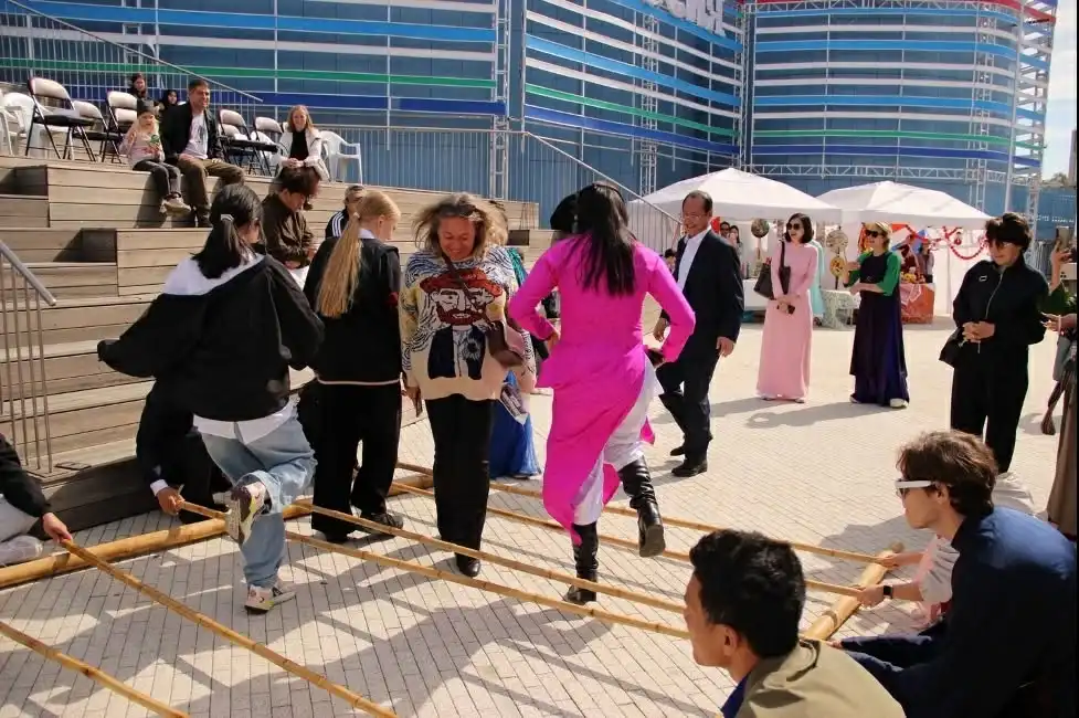 ao dai am nhac va am thuc viet hoi tu tai vladivostok 2