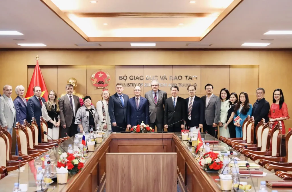 bo giao duc va dao tao uu tien hoc bong nga cho cac nganh cong nghe 1