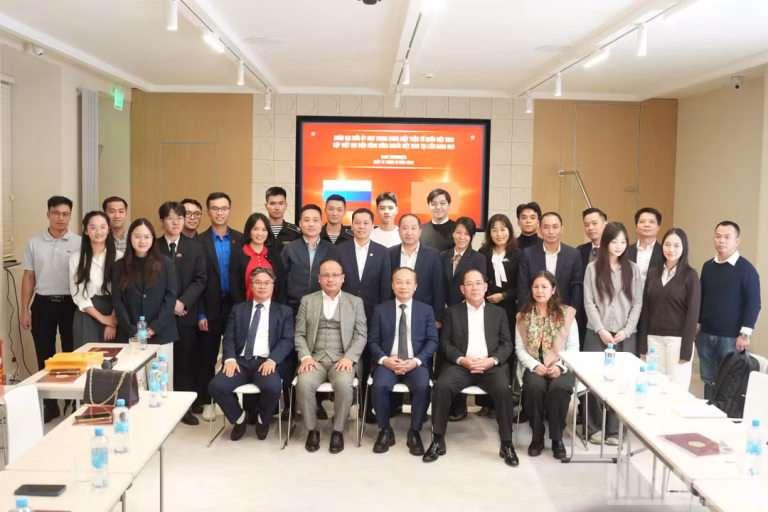 nguoi viet tai saint petersburg cung co vi the va gan ket voi que huong 1