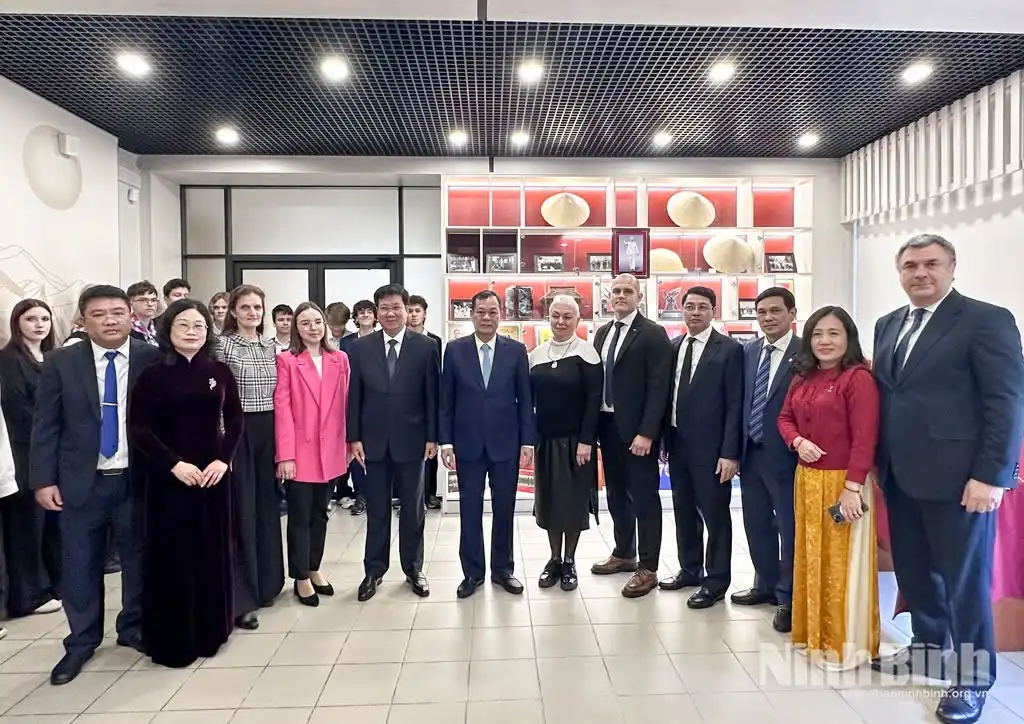ninh binh mo rong hop tac voi moskva va saint petersburg 1