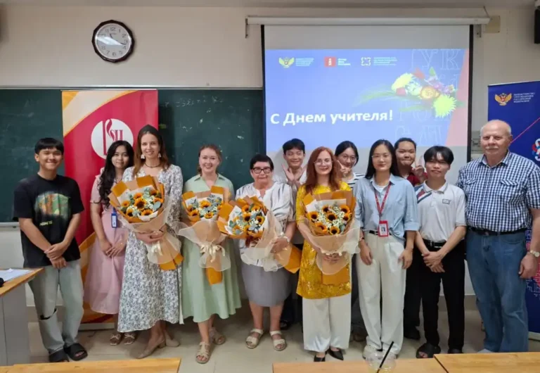 sinh vien su pham tp hcm tri an giang vien nga nhan ngay nha giao the gioi 1