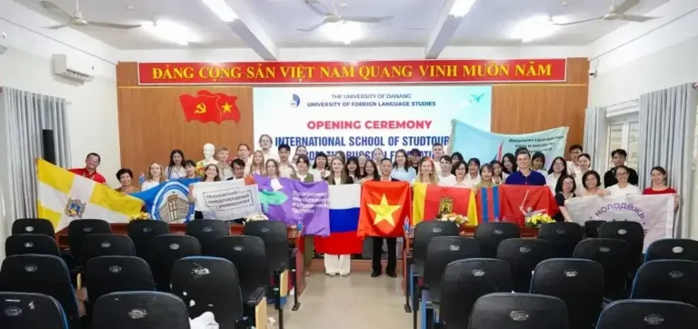 sinh vien viet nga ket noi qua international school of studtourism 1