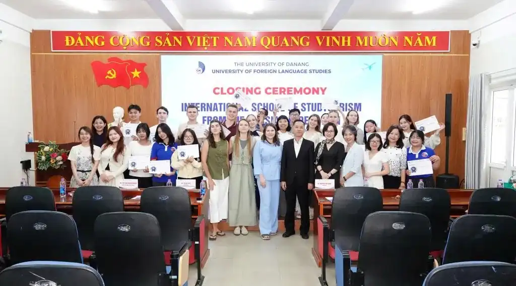 sinh vien viet nga ket noi qua international school of studtourism 3