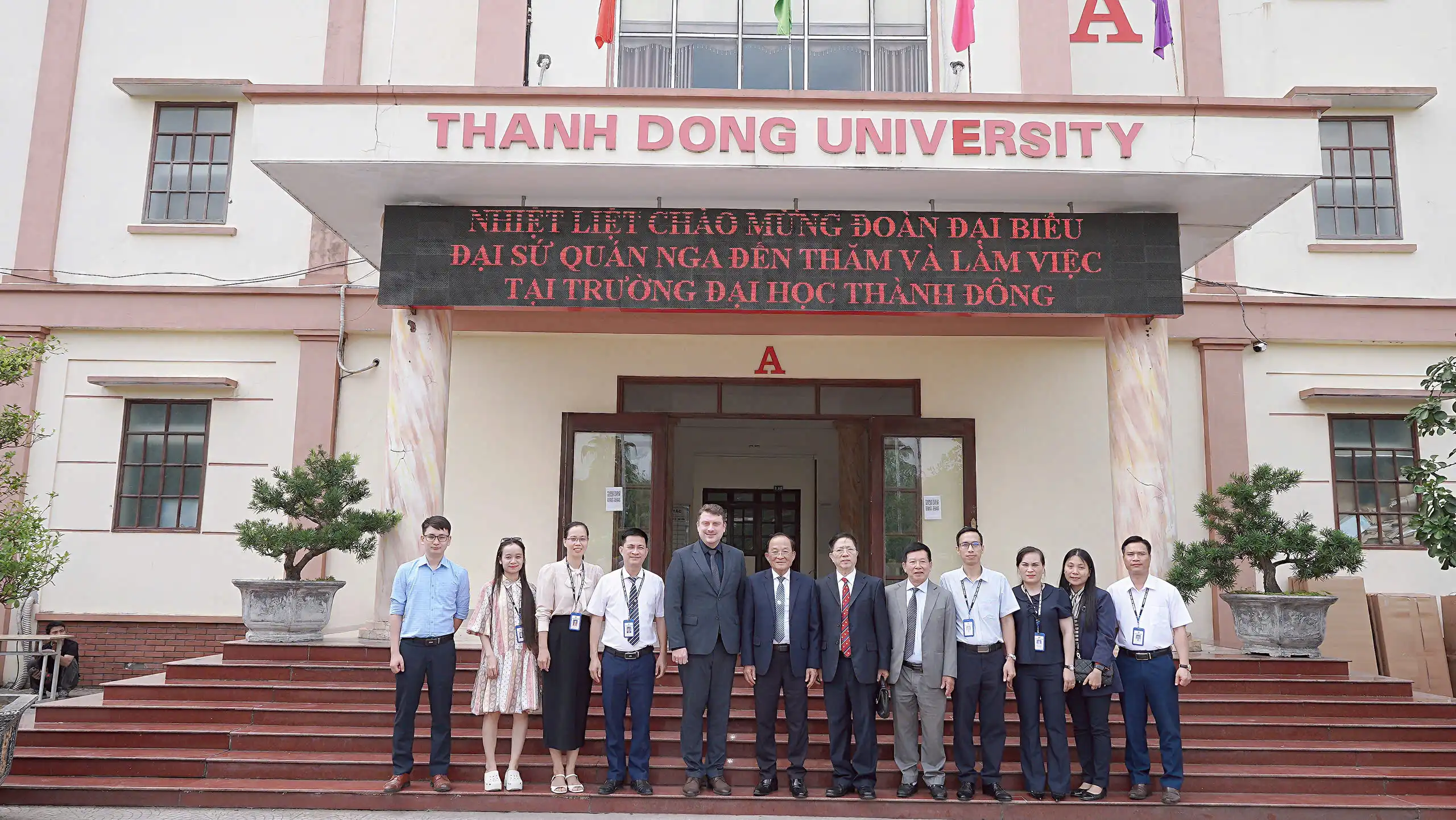 Trường Đại học Thành Đông hợp tác với Trung tâm Khoa học và Văn hóa Nga 2 truong dai hoc thanh dong hop tac voi trung tam khoa hoc va van hoa nga 1